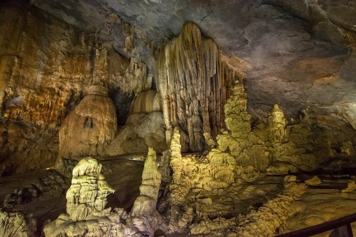 Động Cóc Đá Bạc - Tác phẩm nghệ thuật độc đáo ở Hòa Bình