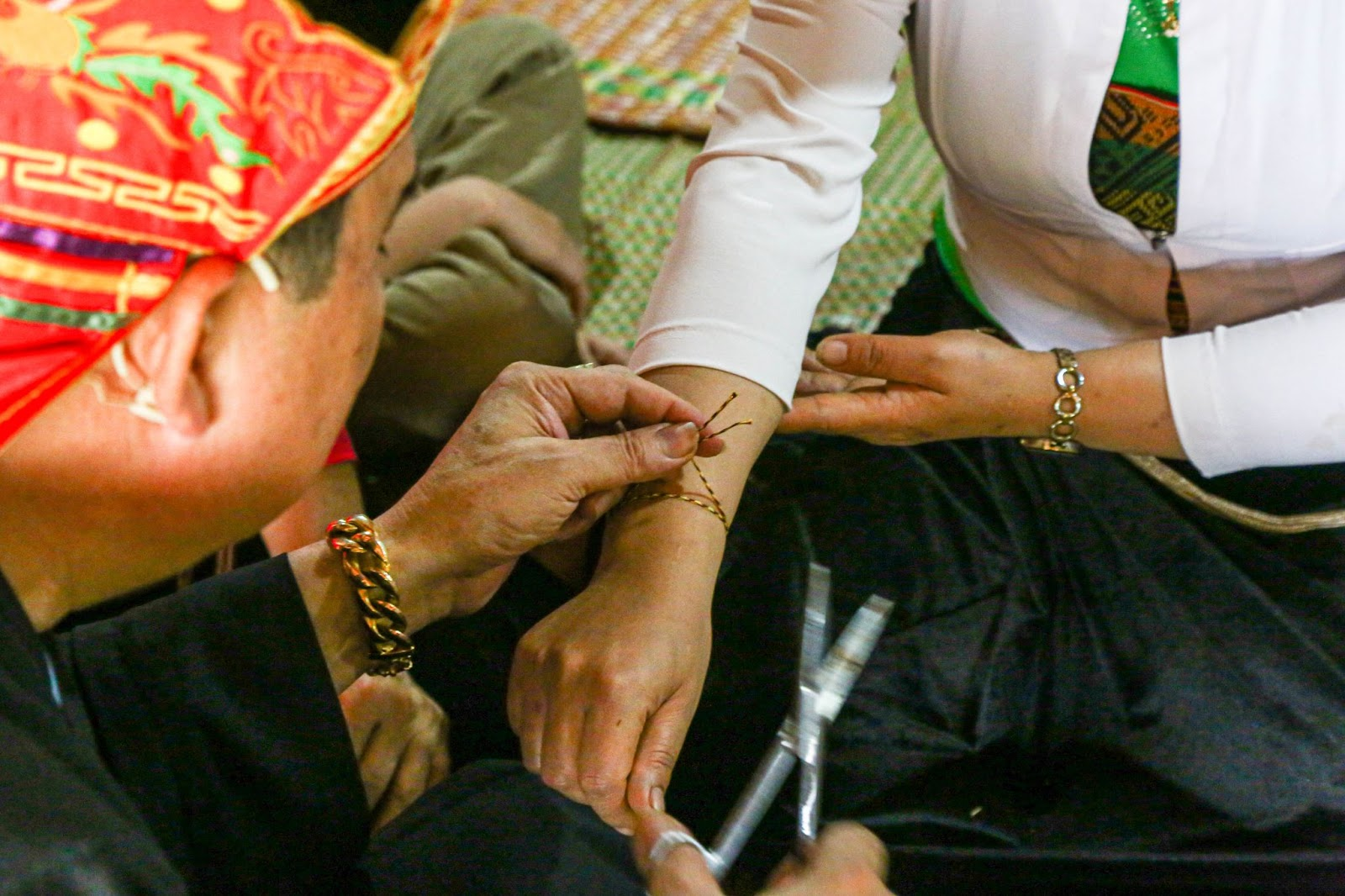 Vì sao tập tục làm vía người Mường lại đặc biệt đến vậy?