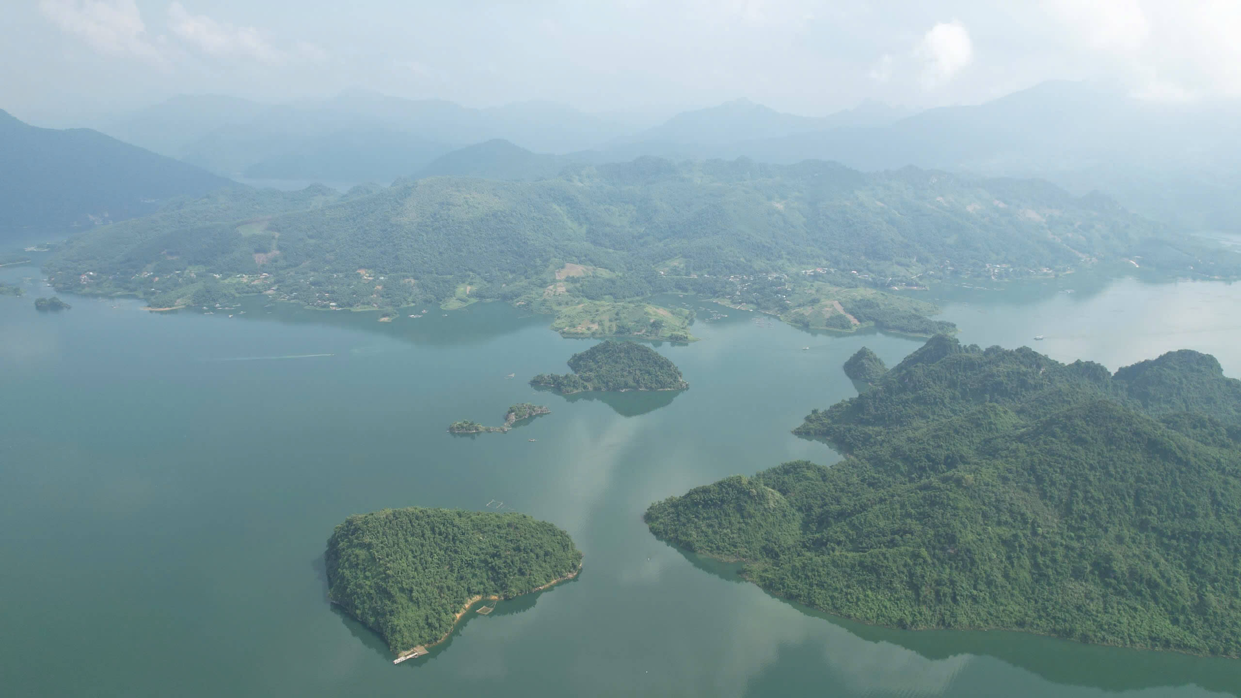 Kinh nghiệm du lịch hồ Ba Khan Mai Châu Hòa Bình - Viên ngọc ẩn của núi rừng Tây Bắc