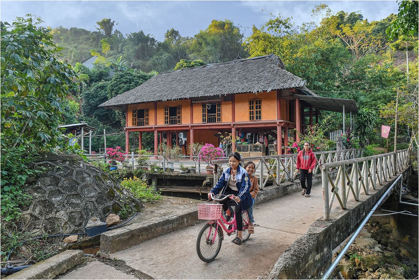 12 địa điểm du lịch gần Bản Giang Mỗ đáng ghé nhất: Lịch trình khám phá trọn vẹn hồ Hòa Bình