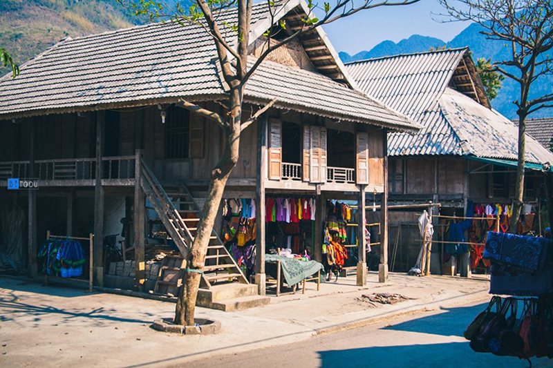 Nhà sàn Bản Lác: Đặc trưng kiến trúc và trải nghiệm đời sống người Thái