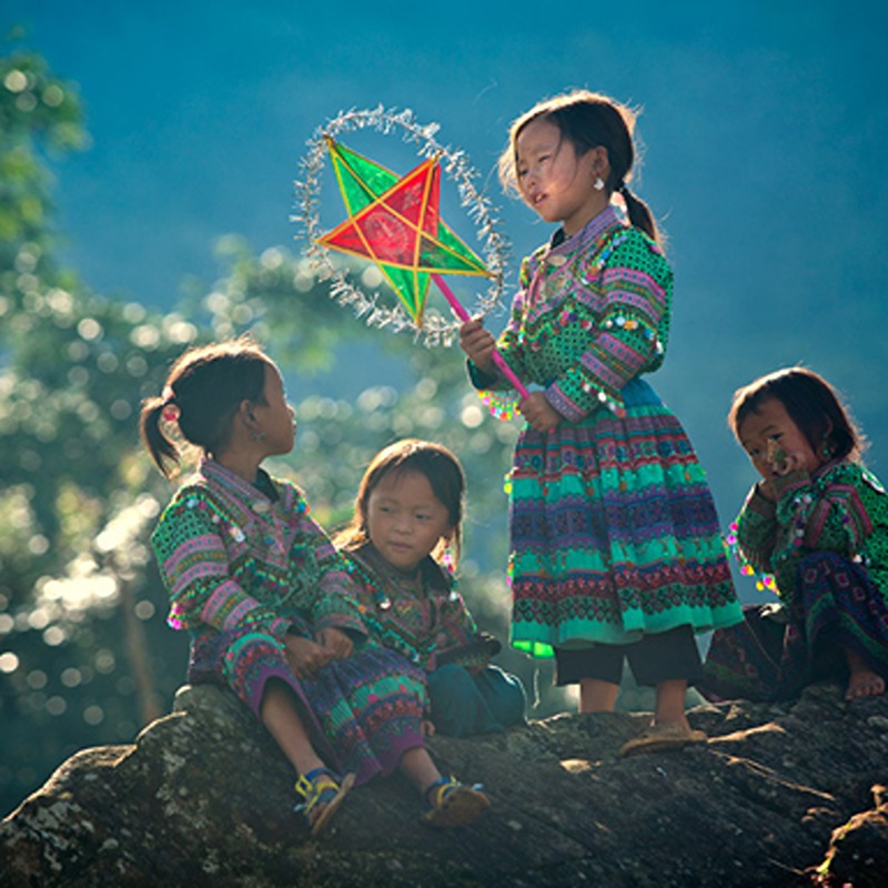 Trải nghiệm đêm rằm Trung Thu người Mông tại Bản Thung Mài