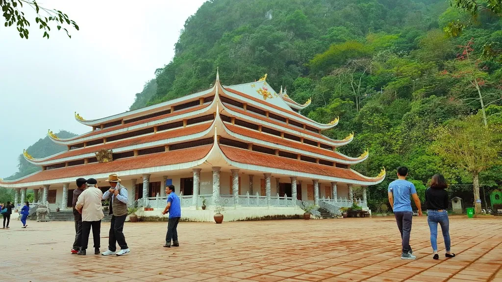 Interior of Chua Tien cave temple in Hoa Binh Province