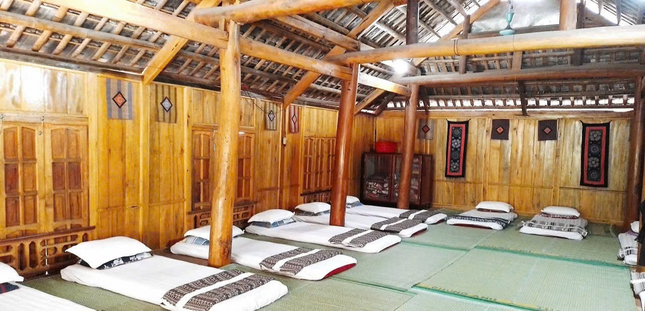 Inside a stilt house in Lac Village (Source: Collected)