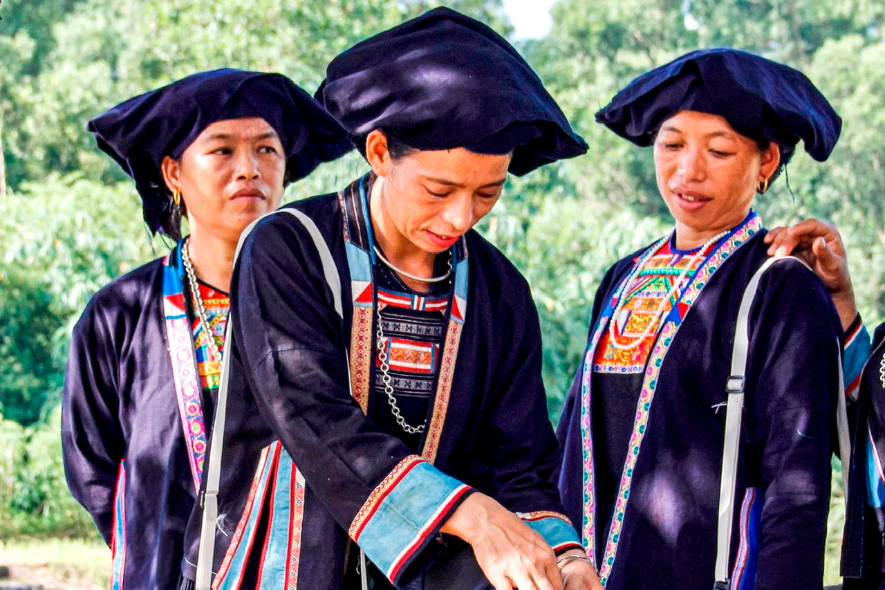 Black Hmong comes from the color of their traditional clothing: black (Source: Chuyen trang Phap luat Dan toc va Ton giao)