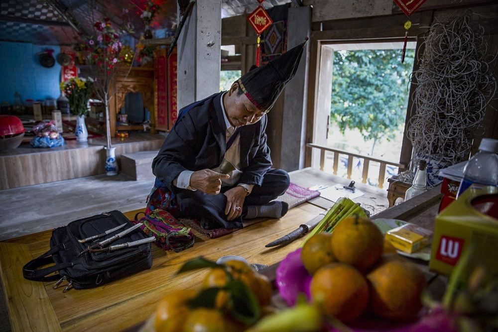 Household Mo ceremonies offer wishes for health, peace, and protection for family members 