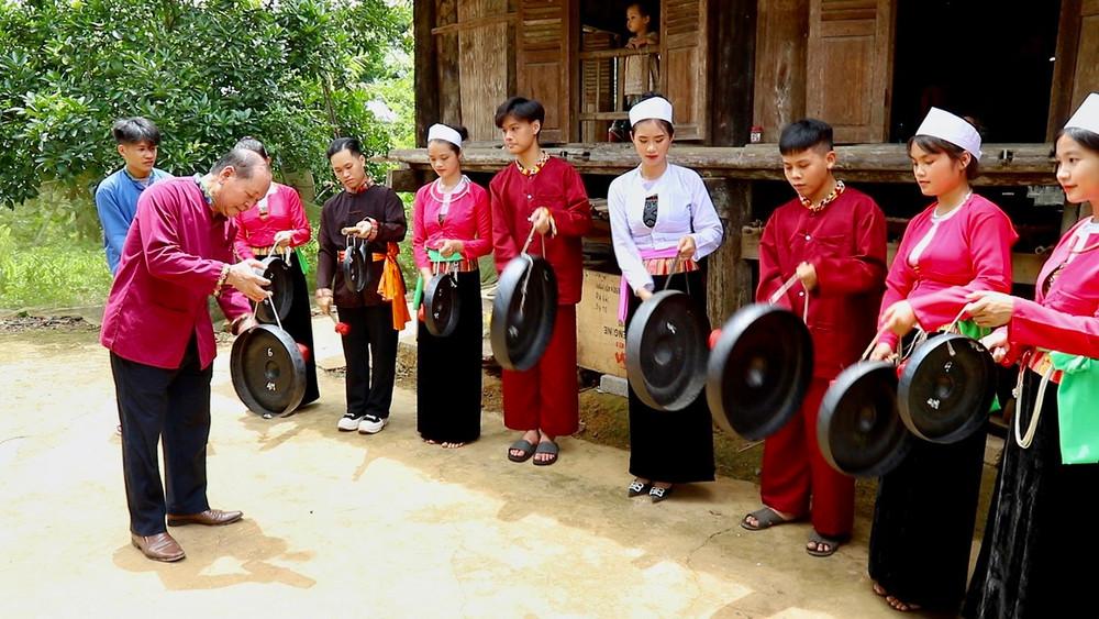 Preservation efforts focus on passing gong tuning and playing techniques down to younger generations
