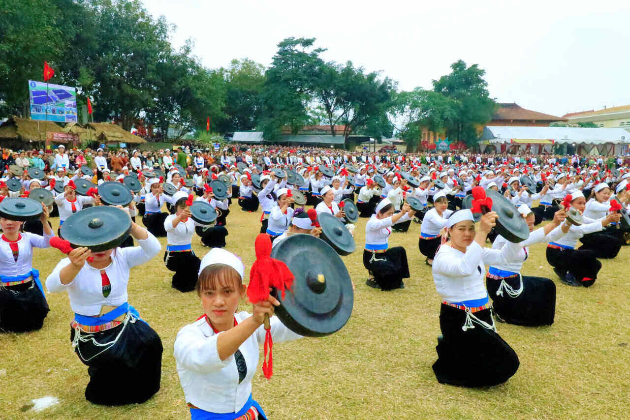 A Muong gong ensemble performing during a local cultural gathering in Hoa Binh