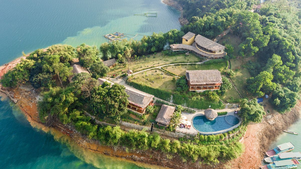 Mai Chau offers a peaceful escape with mountain scenery, rice fields, and the tranquil waters of Hoa Binh Lake