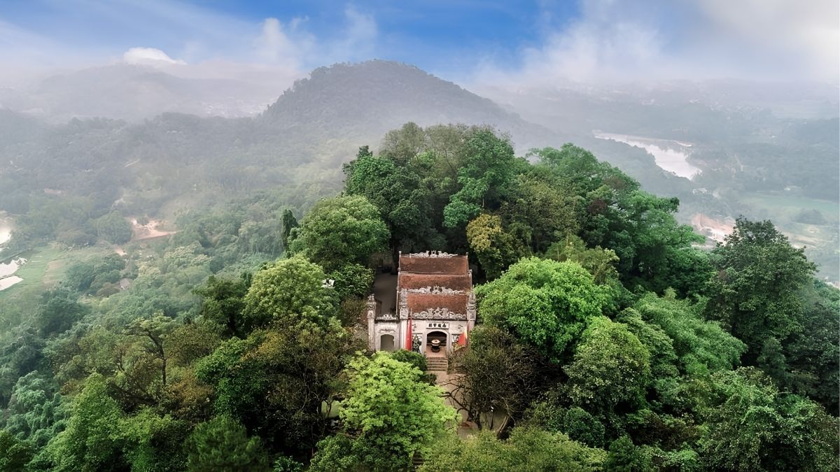 Nghia Linh Mountain is the main mountain of the Hung Kings Temple Historical Site (Source: Bao Dong Nai)