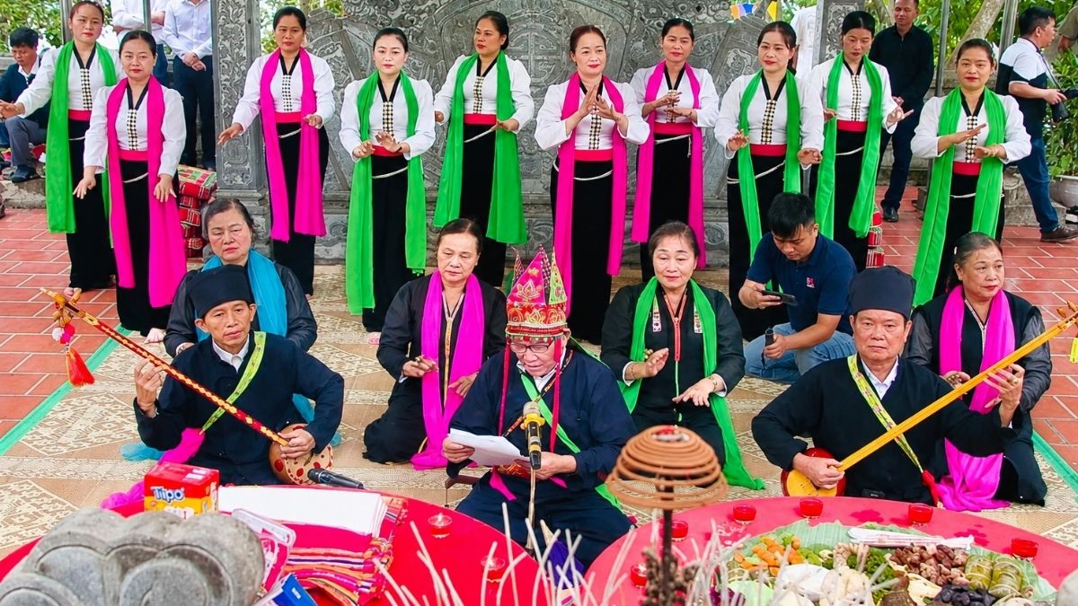Xip Xi Festival of the White Thai People (Source: Ethnic Groups and Development Newspaper)