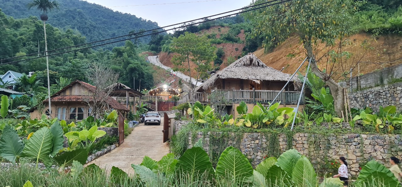 Bản Mường Đà Bắc