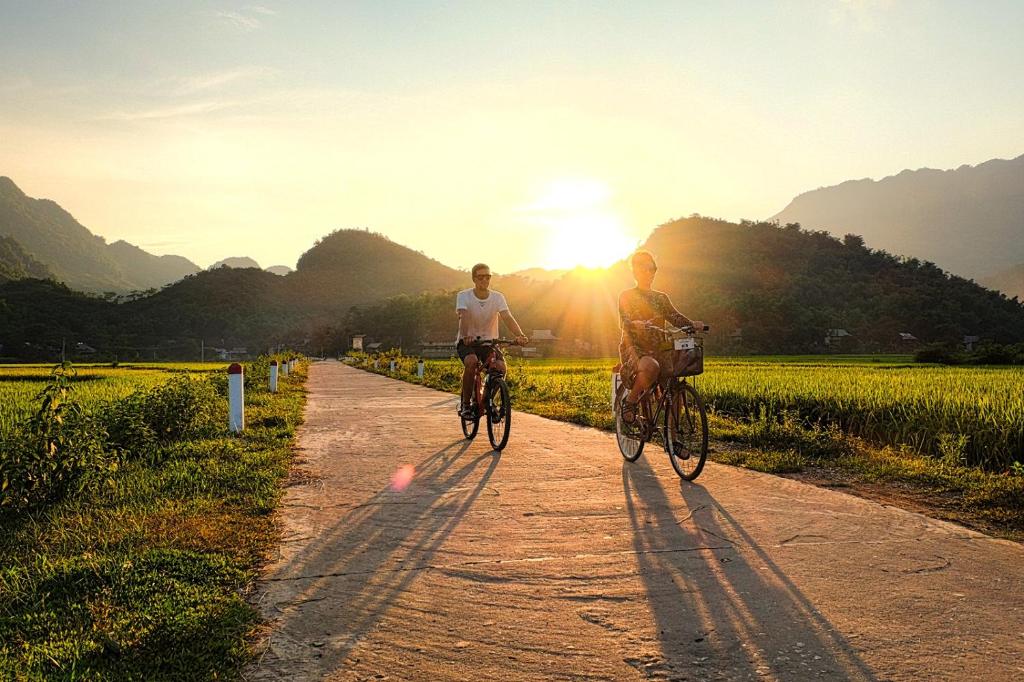 Phương tiện di chuyển tới thung lũng Ba Khan