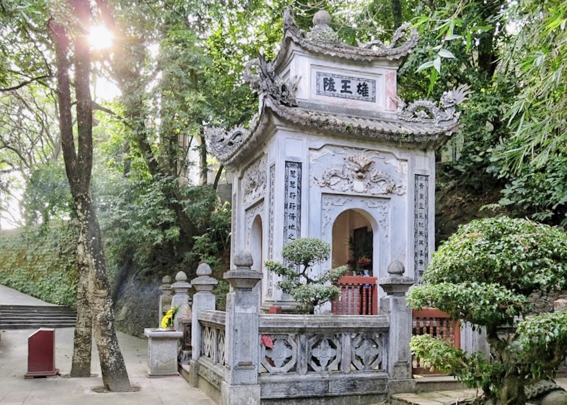 Lăng Vua Hùng 