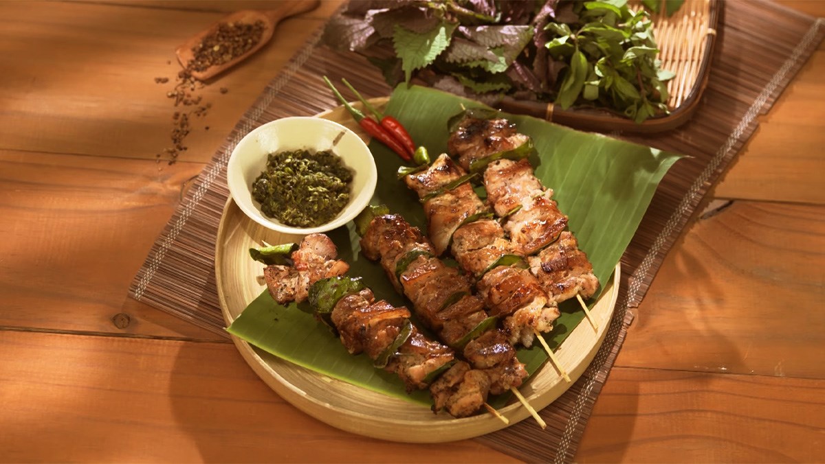 Thịt lợn bản nướng mắc khén xém cạnh thơm nức, đậm đà vị tê nhẹ đặc trưng của gia vị Tây Bắc (Nguồn: Điện máy xanh) Thịt lợn bản nướng mắc khén xém cạnh thơm nức, đậm đà vị tê nhẹ đặc trưng của gia vị Tây Bắc (Nguồn: Điện máy xanh)