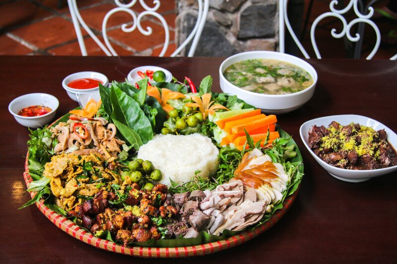 Thưởng thức đặc sản tại Bản Cỏi Thưởng thức đặc sản tại Bản Cỏi