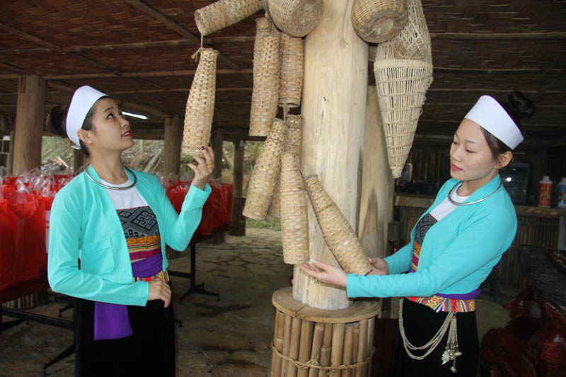 Tìm hiểu văn hóa người Mường tại Bản Ngòi Hoa Tìm hiểu văn hóa người Mường tại Bản Ngòi Hoa
