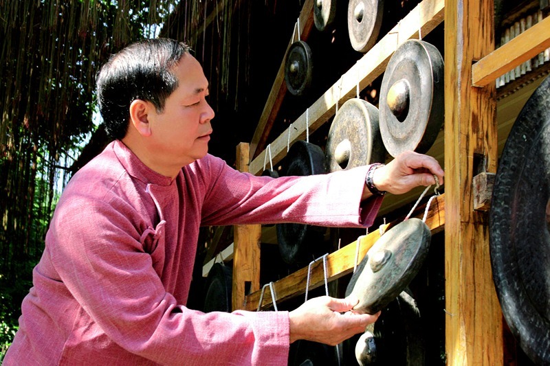 Nghệ nhân níu giữ truyền thống chiêng Mường