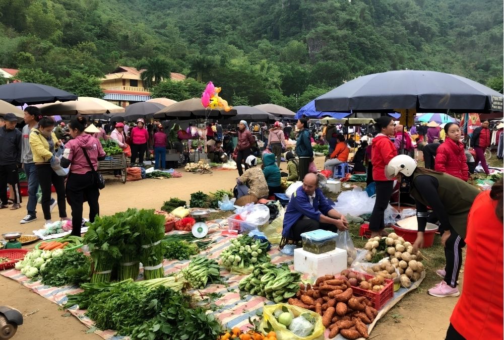 Theo lệ của người Thái, ngày 25 tháng Chạp là phiên chợ lớn nhất