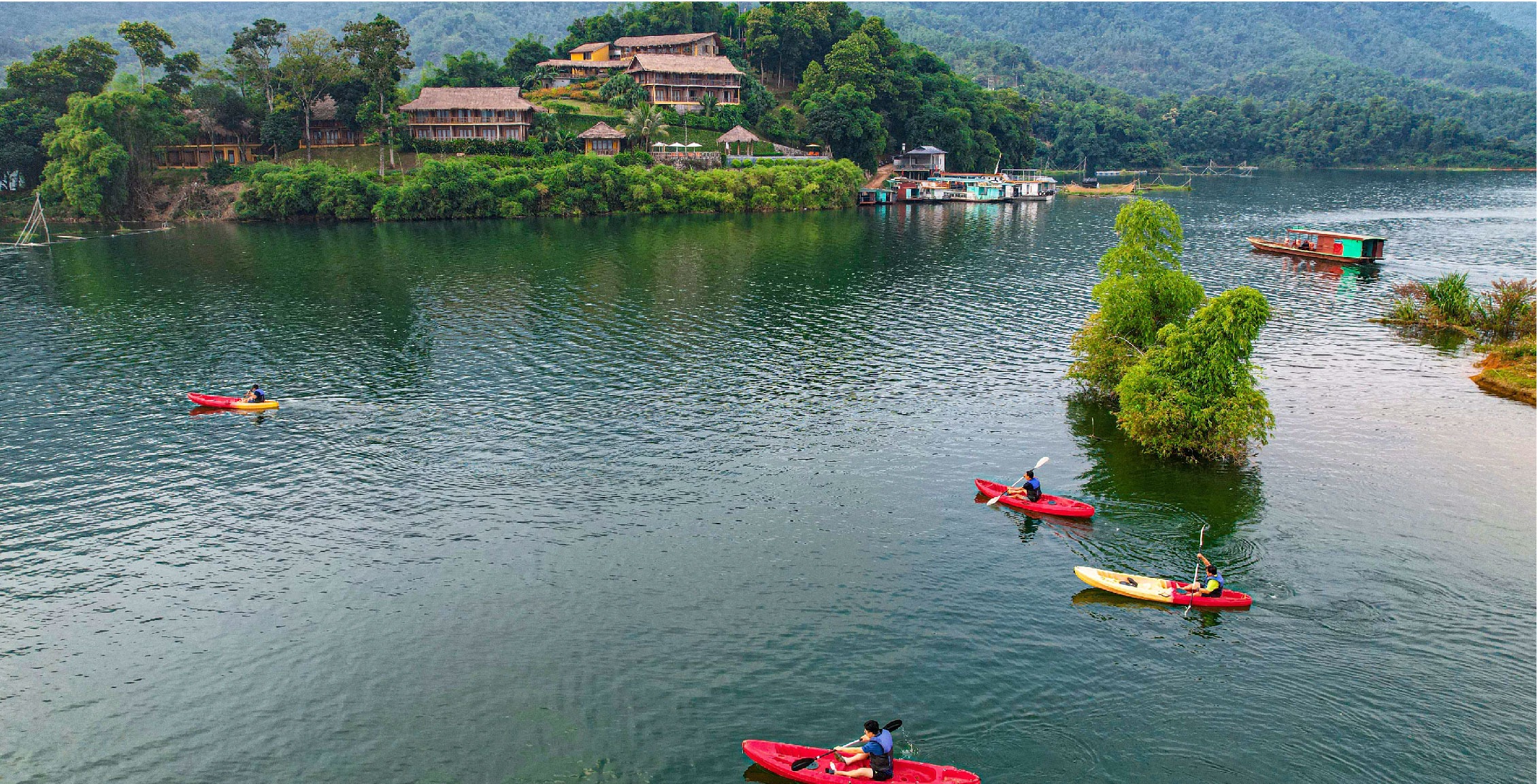 Du lịch Mai Châu 3 ngày 2 đêm: Chèo Kayaking thưởng ngoạn sông Đà, đạp xe trong rừng tre