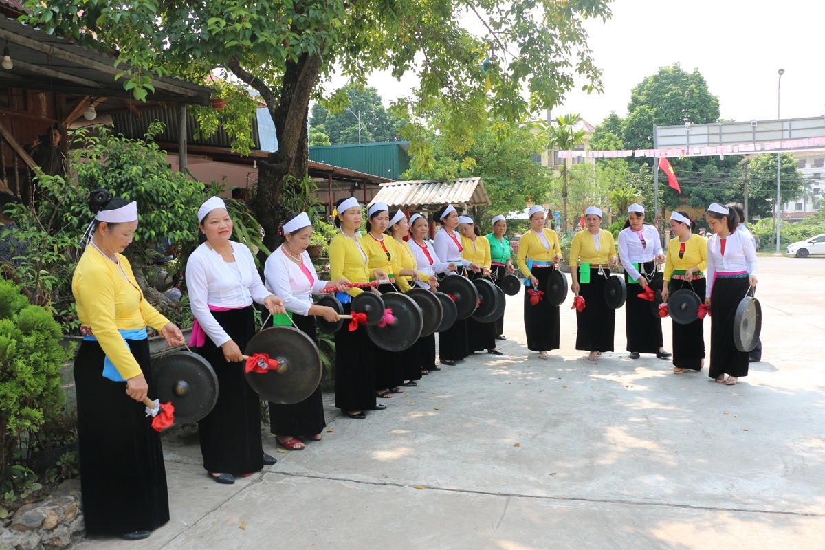 Lễ hội Cồng Chiêng là một trong những lễ hội nổi tiếng của người Mường