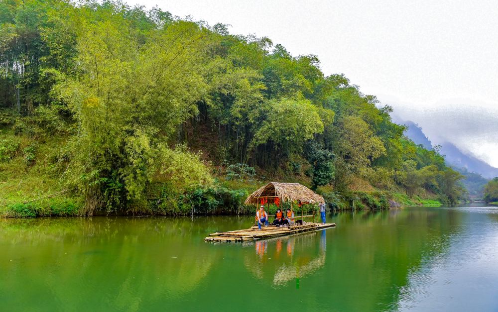 Trải nghiệm chèo bè tre Suối Chàm không nên bỏ lỡ Trải nghiệm chèo bè tre Suối Chàm không nên bỏ lỡ