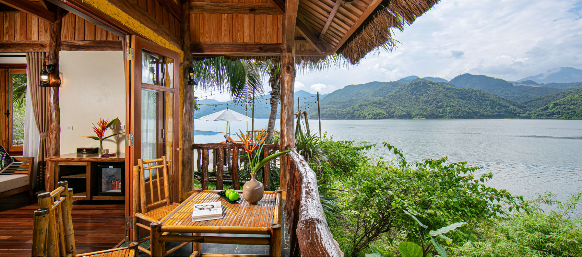 Mai Chau Hideaway Lake Resort là resort được nhiều du khách yêu thích khi đến Mai Châu 