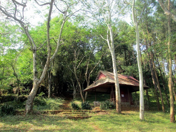 Đường đi lên động Tiên Phi Đường đi lên động Tiên Phi