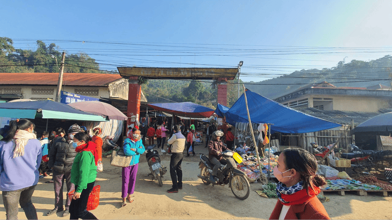 Chợ phiên Lũng Vân (Nguồn: Du lịch Lũng Vân Hòa Bình)