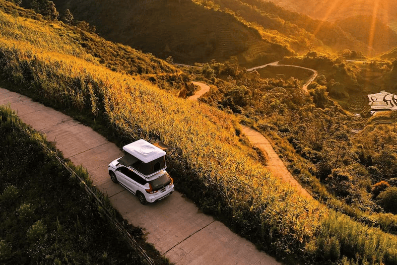 Chinh phục những con đường tuyệt đẹp dưới ánh hoàng hôn (Nguồn: Digiticket)