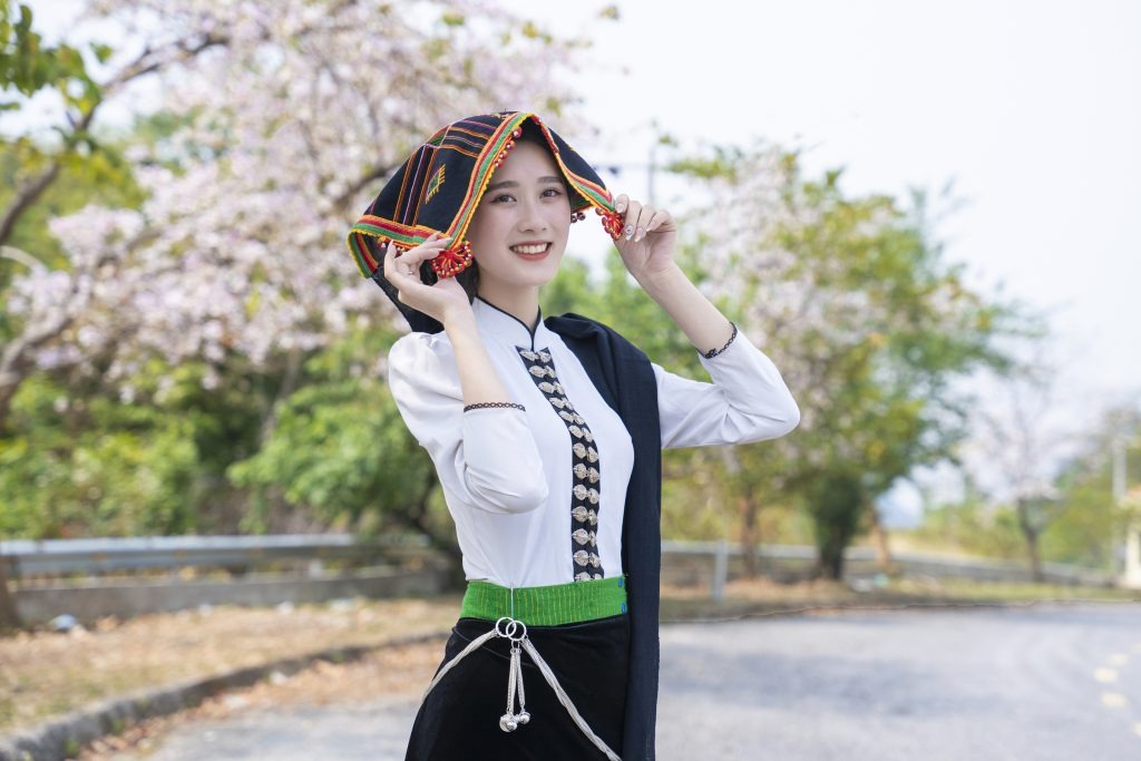 Giới thiệu chung về người Thái trắng (Nguồn: Heritage Vietnam Airlines) Giới thiệu chung về người Thái trắng (Nguồn: Heritage Vietnam Airlines)