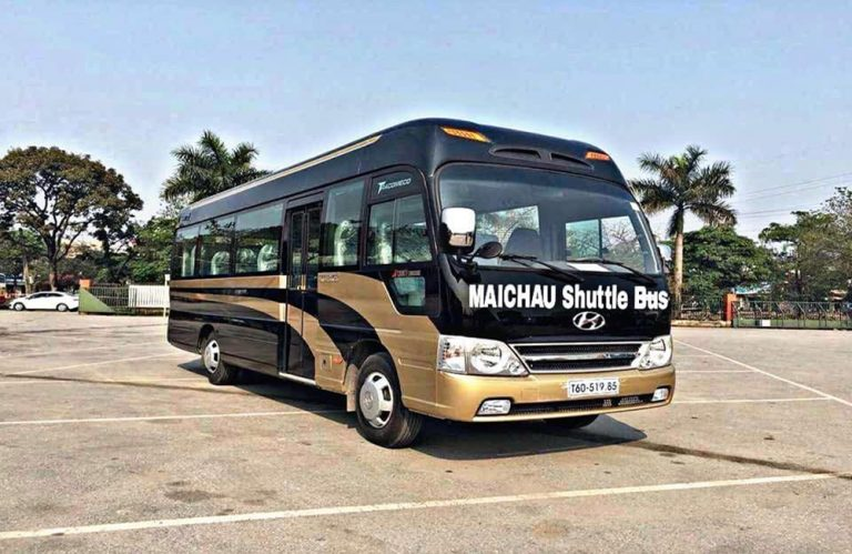 Traveling to Mai Chau Hideaway Lake Resort by shuttle bus