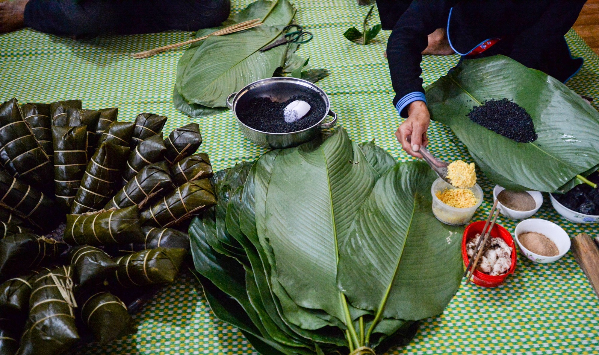 Bánh chưng đen (nguồn: Bộ Văn hóa Thể thao và Du lịch)