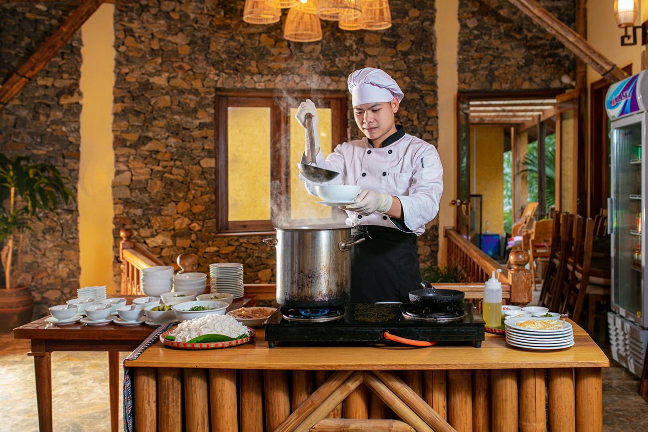 Lớp học nấu ăn của Mai Chau Hideaway Lake Resort 