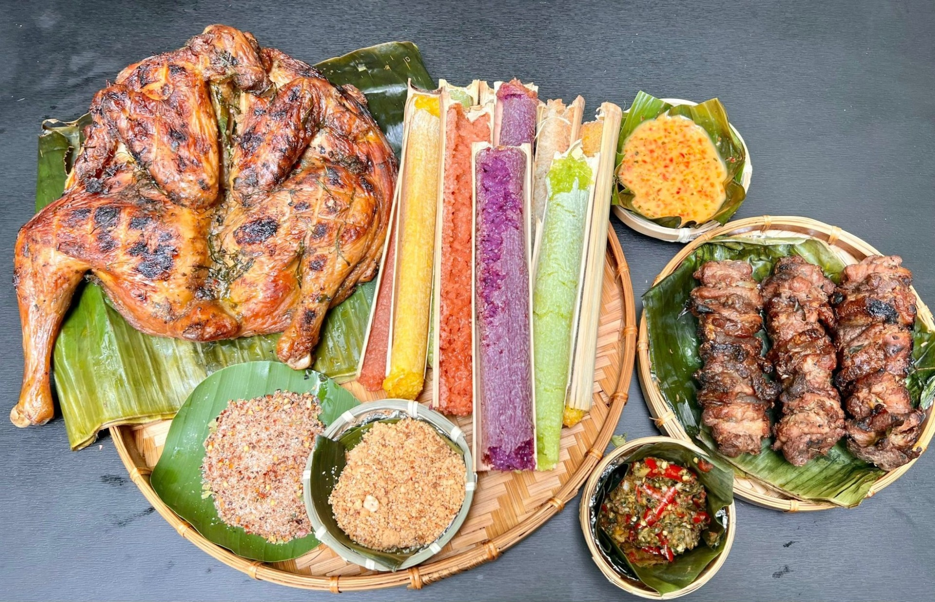 Cơm lam, thịt nướng, gà đồi - những đặc sản của Mai Châu