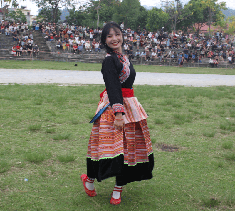 Trang phục dân tộc H’Mông nữ được xem là một trong những loại trang phục truyền thống đẹp và cầu kỳ nhất (Nguồn: VOV4)