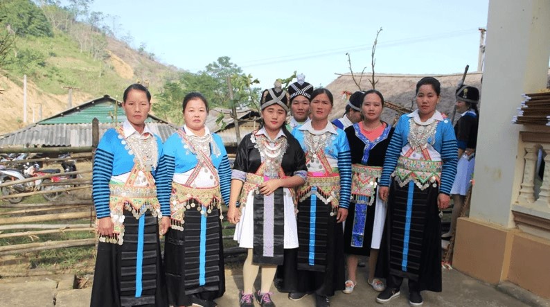 Trang phục người H’Mông Trắng (Nguồn: Báo)