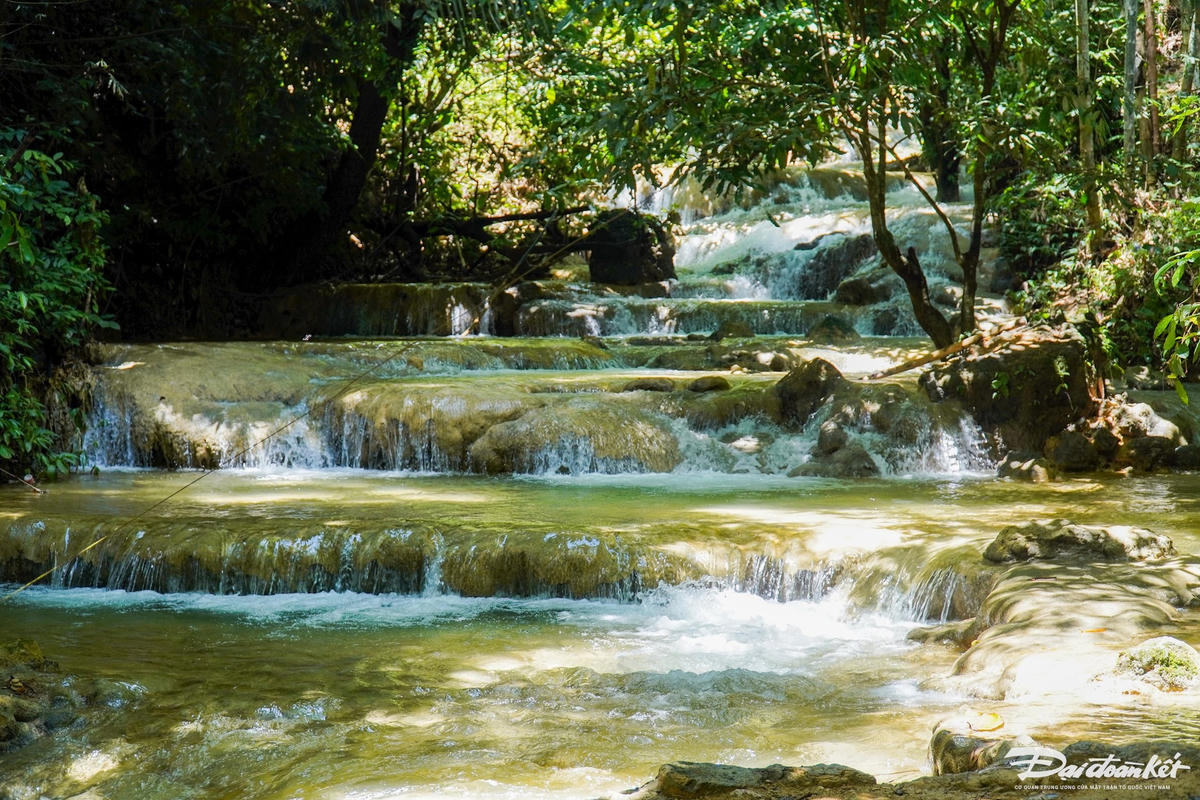 Thác Hiêu - vẻ đẹp biểu tượng của Pù Luông (Nguồn: Báo Đại Đoàn Kết)
