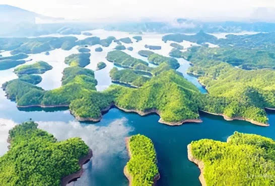 Đầm Ao Châu - viên ngọc xanh của Phú Thọ (Nguồn: Thông tin du lịch và văn hóa Việt Nam) Đầm Ao Châu - viên ngọc xanh của Phú Thọ (Nguồn: Thông tin du lịch và văn hóa Việt Nam)