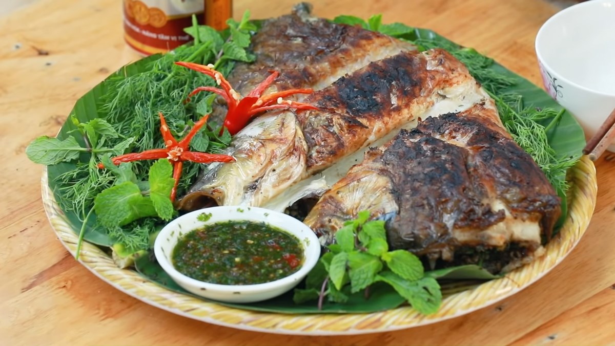 Phú Thọ có đặc sản gì - Cá suối nướng thơm lừng trứ danh (Nguồn: Dienmayxanh)