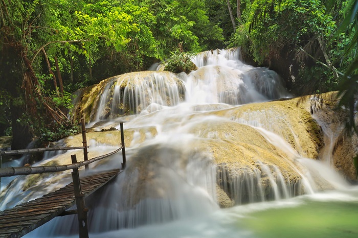 Không gian tại Thác Hiêu Pù Luông (nguồn: Lữ Hành Việt Nam) Không gian tại Thác Hiêu Pù Luông (nguồn: Lữ Hành Việt Nam)