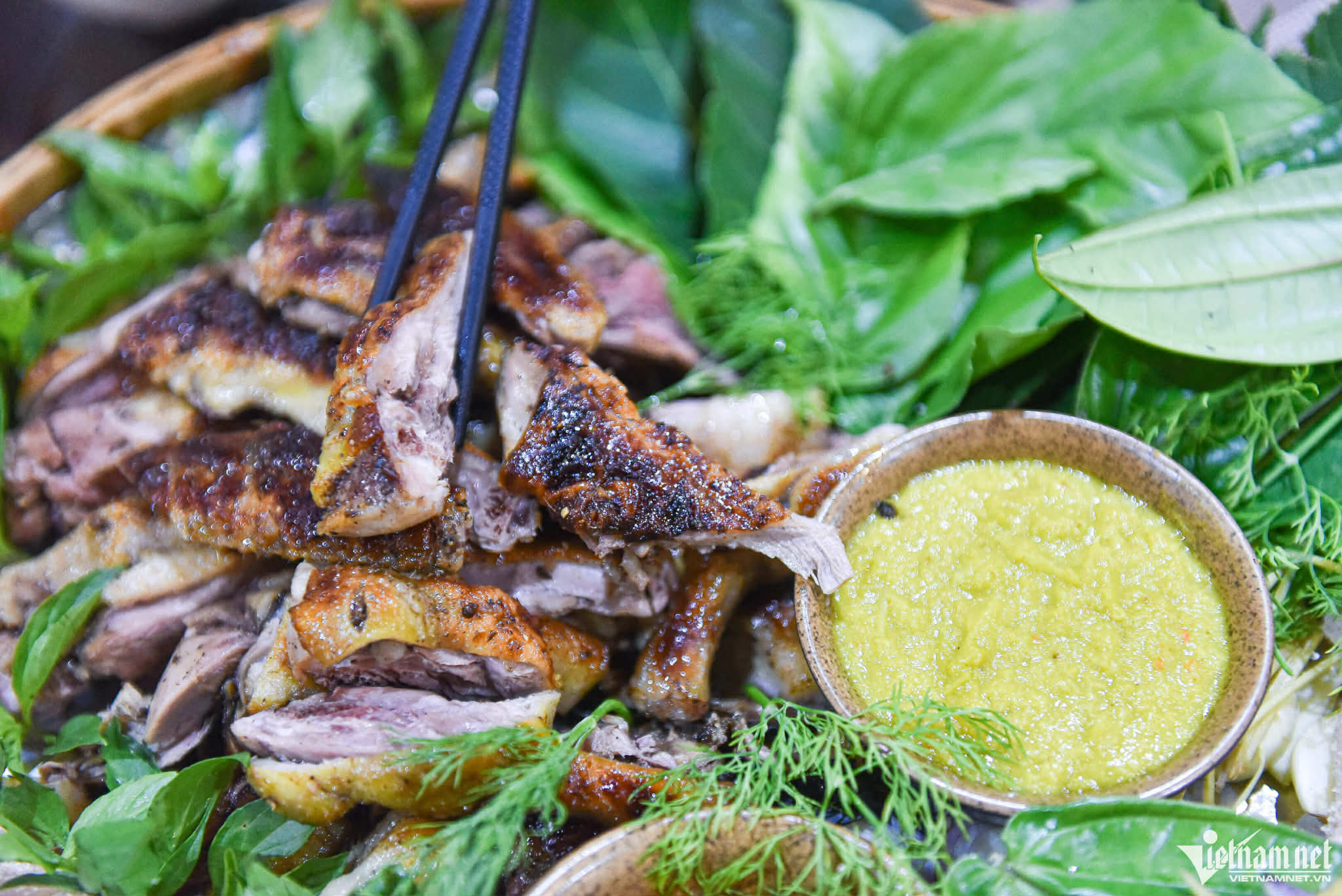 Vịt Cổ Lũng nướng (Nguồn: Báo VietNamNet) Vịt Cổ Lũng nướng (Nguồn: Báo VietNamNet)